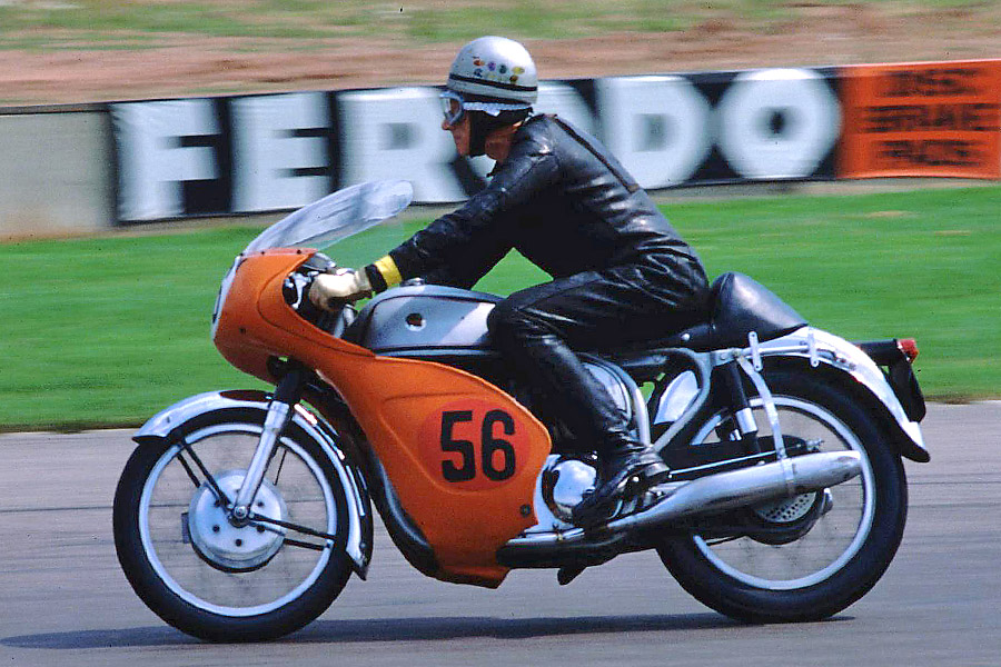 Thruxton Production Race 1962