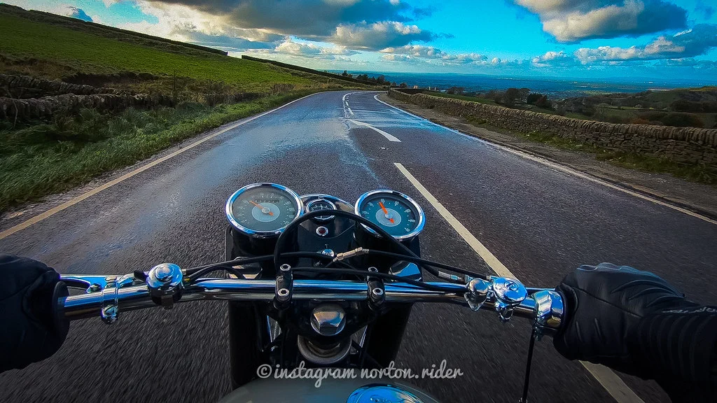 22 year old and my first norton 650 ss :) from england