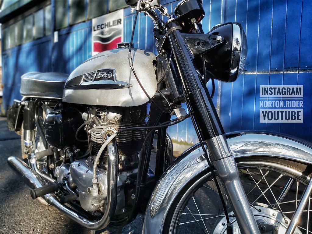 22 year old and my first norton 650 ss :) from england