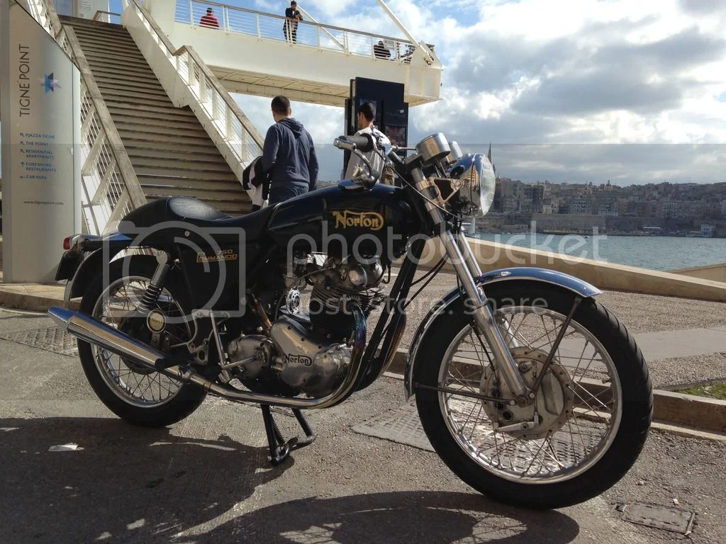 Commando compared to BMWr75 etc (2015)