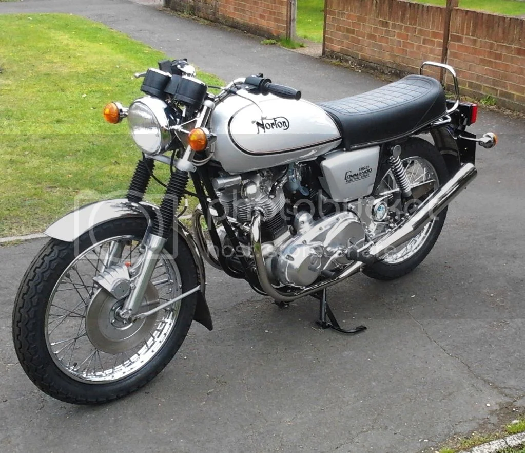 Pictures of your Norton Commandos