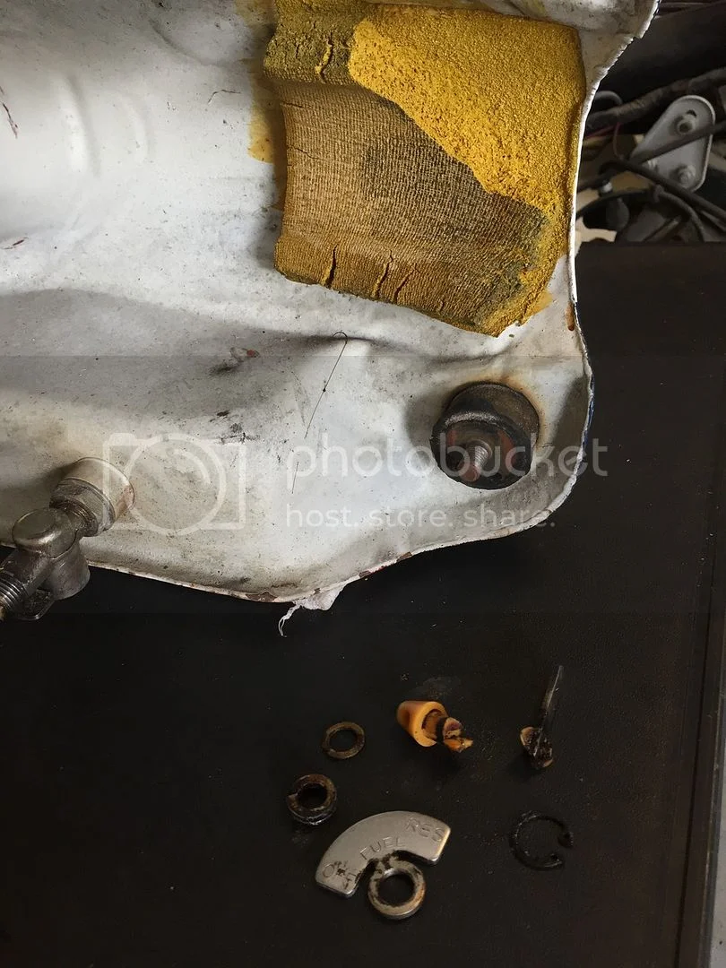 MkIII tank and petcock questions