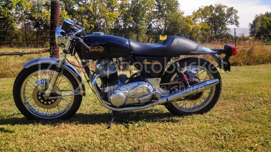 Pictures of your Norton Commandos