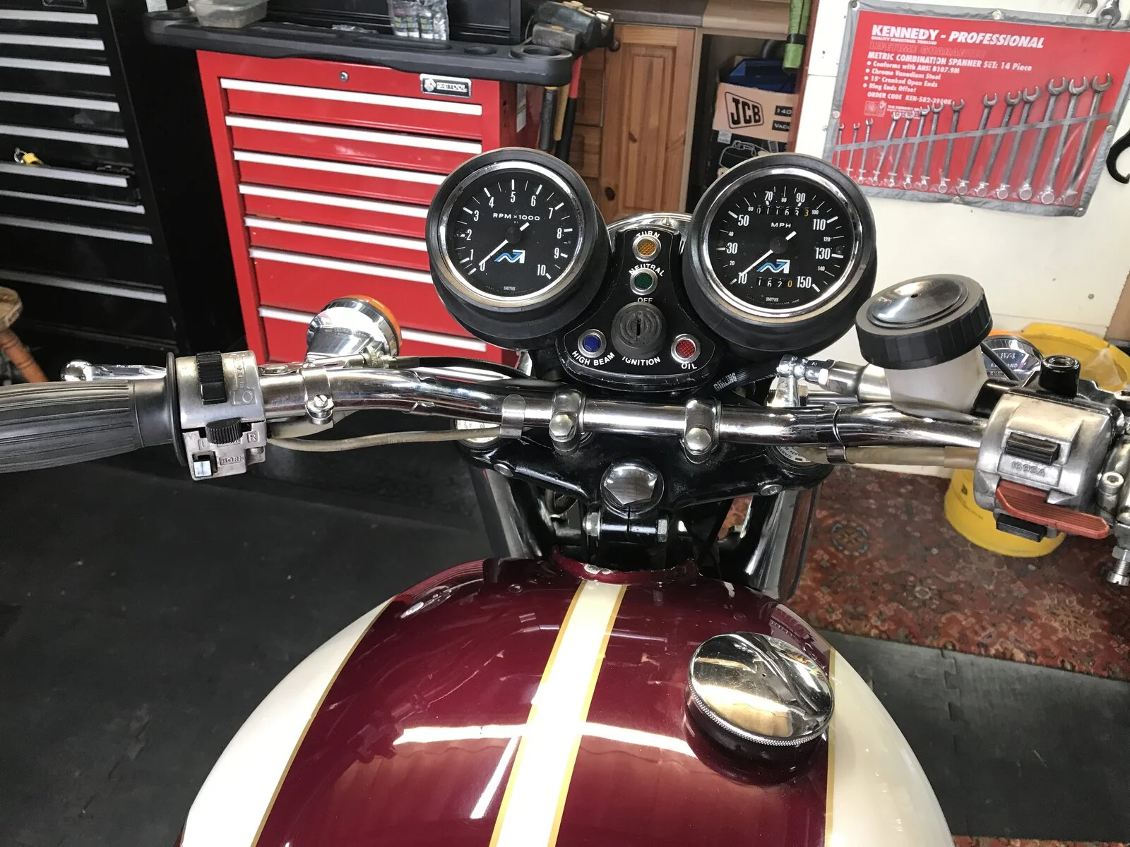 Triumph Trident T160