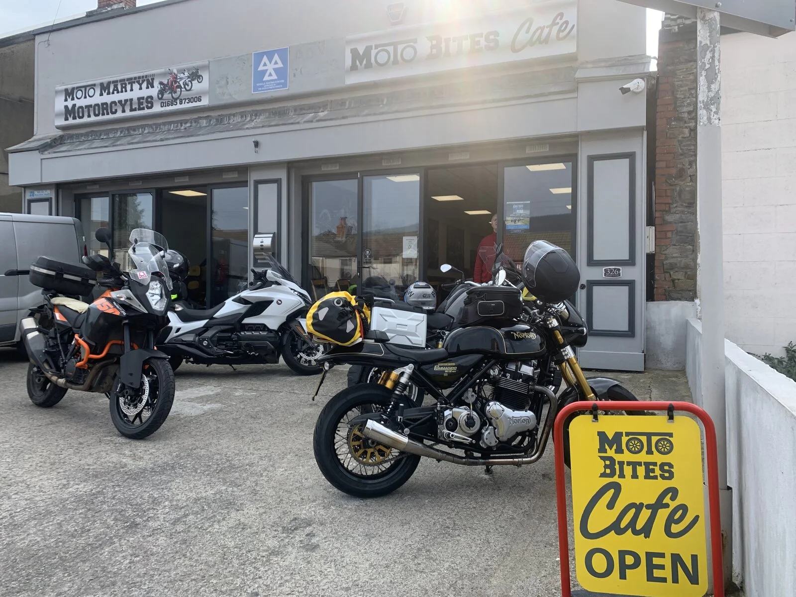 Pictures of your Norton 961