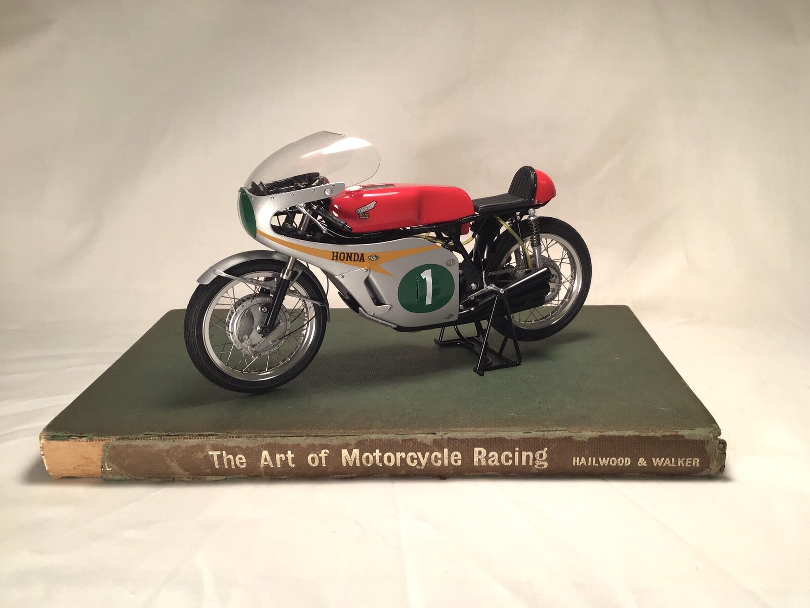 Scale model motorcycle