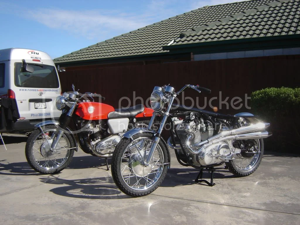 Pictures of your Norton Commandos