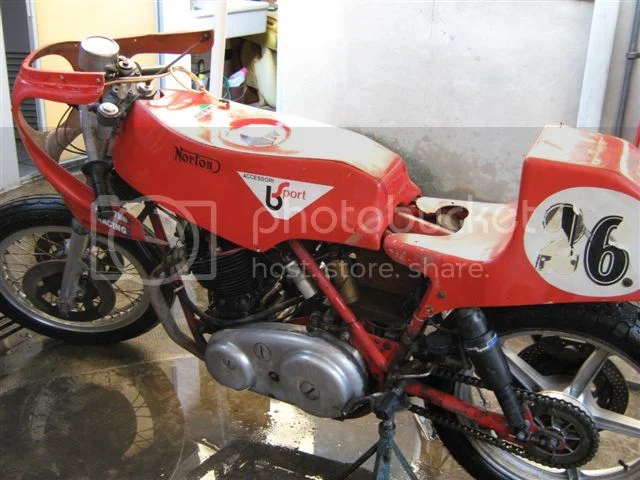 Pictures of your Norton Commandos