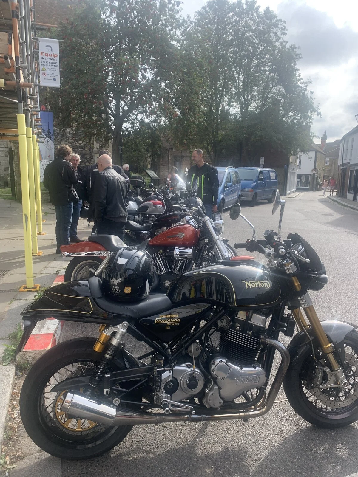 Pictures of your Norton 961