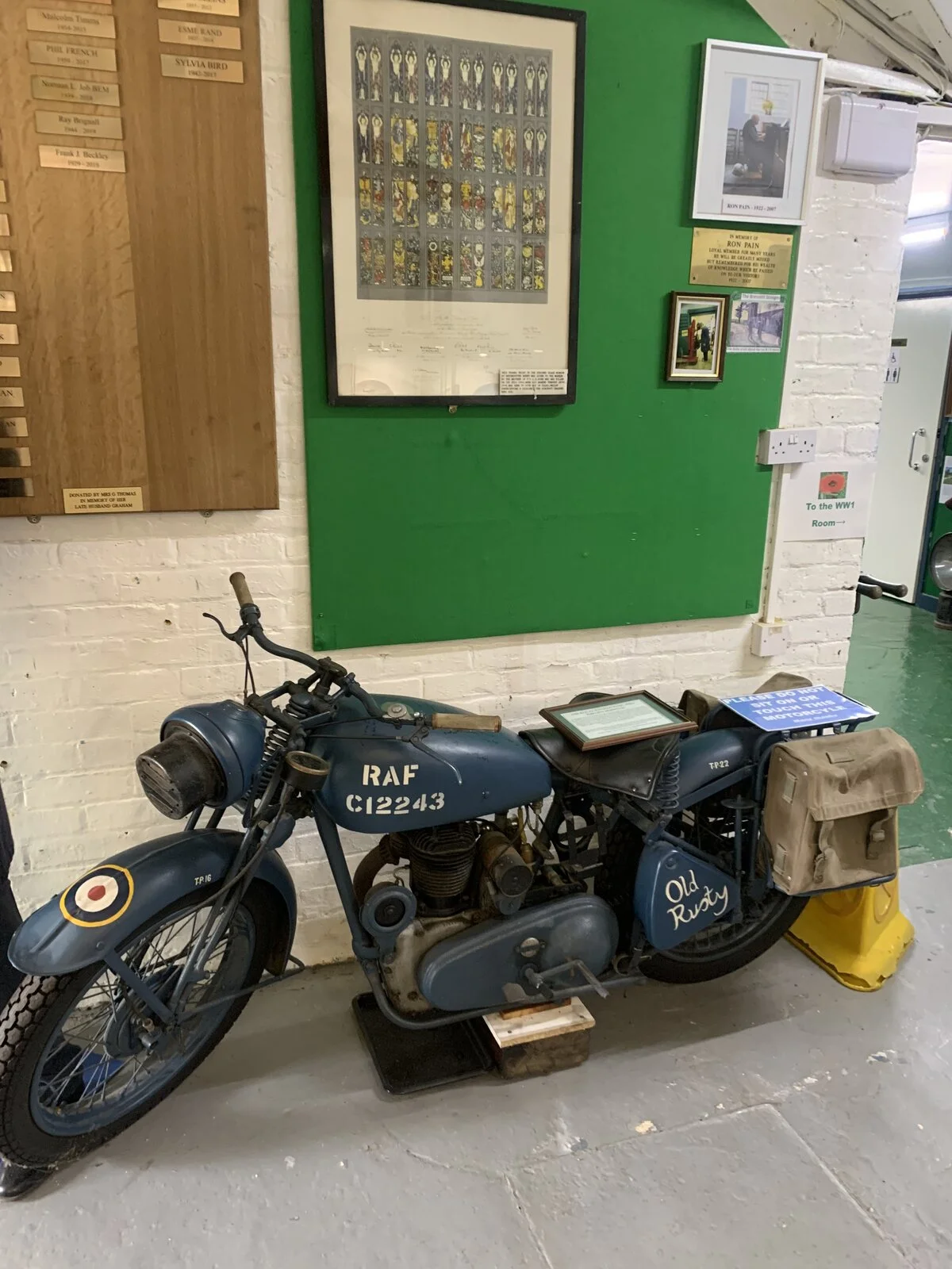 Pictures of your Norton 961