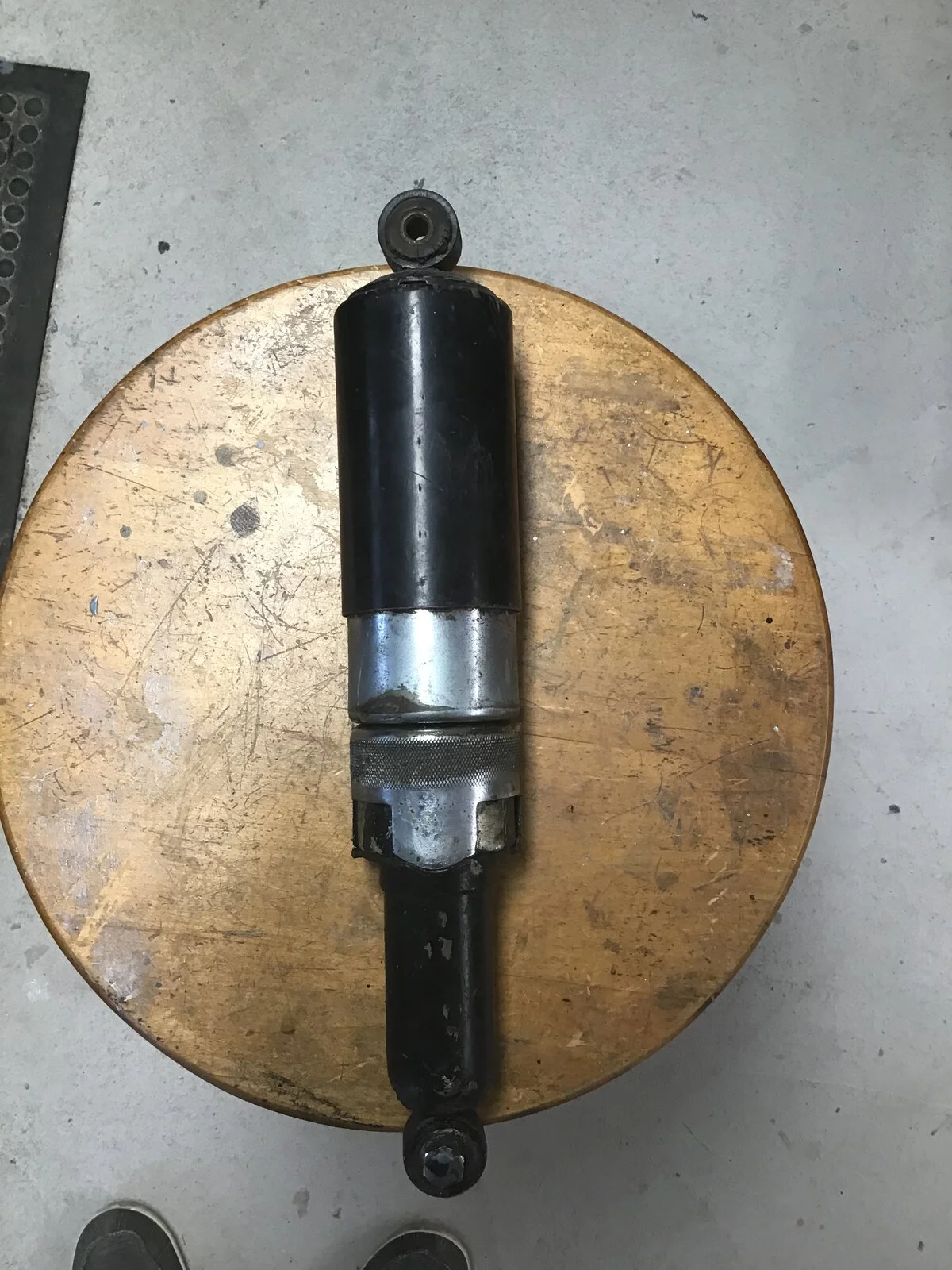 Original Armstrong shock rebuild Access Norton