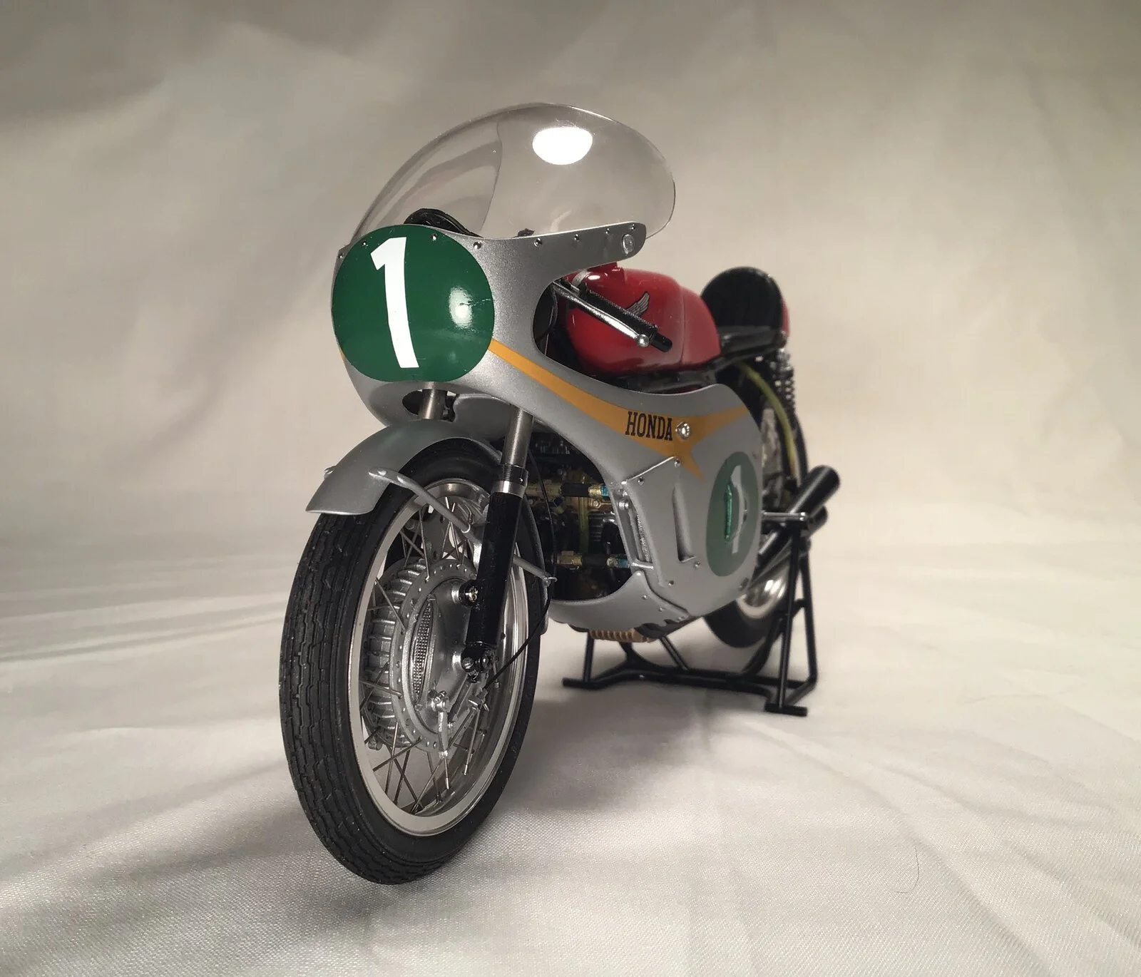 Scale model motorcycle Access Norton