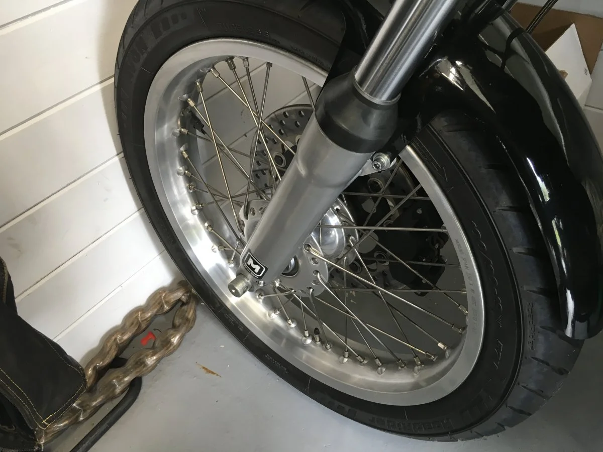 19 Vs 18 Wheels (2015)