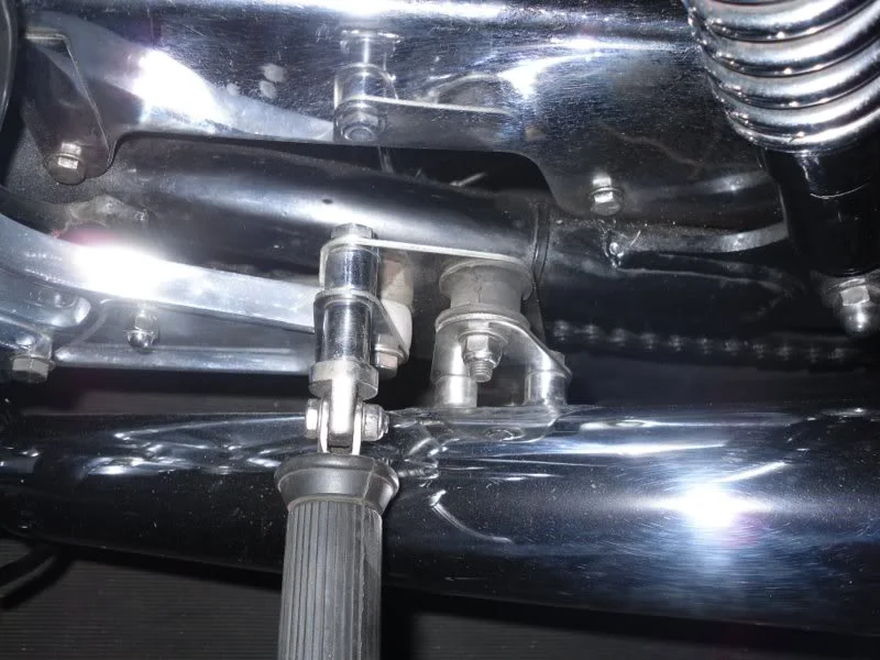 74 850 commando exhaust bracket question