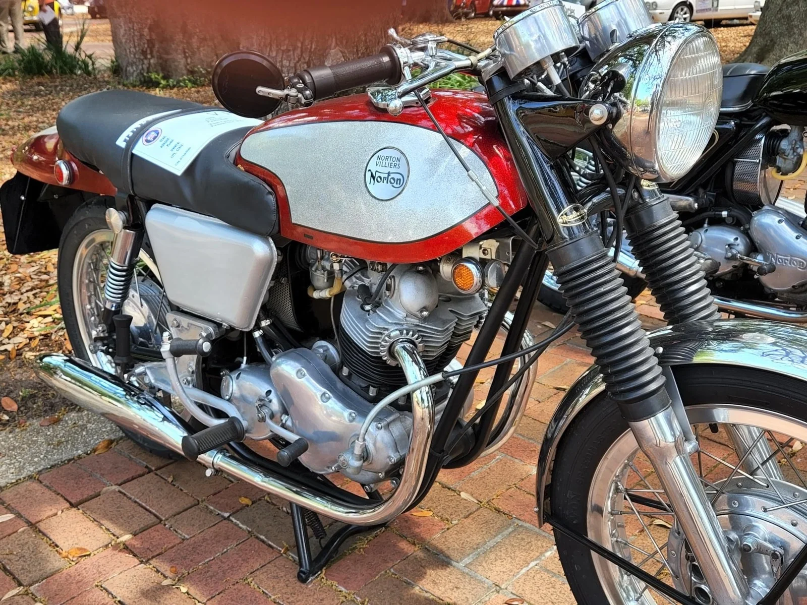 Pictures of your Norton 961