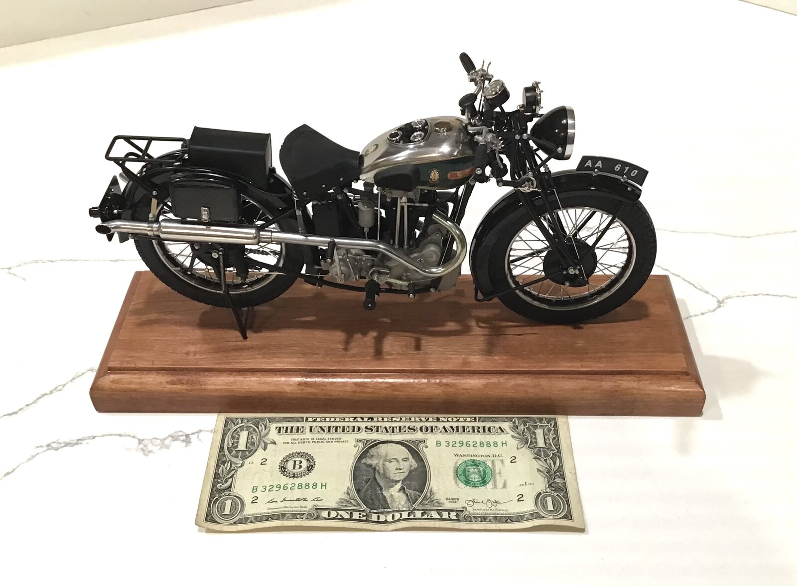 Scale model motorcycle