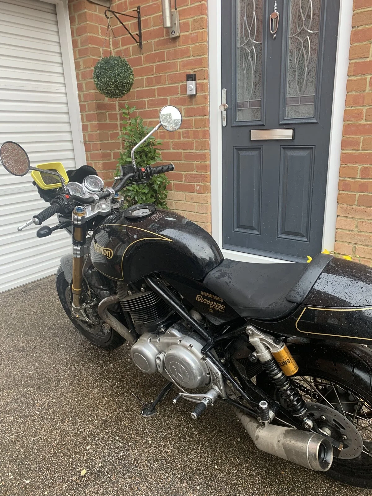 Pictures of your Norton 961