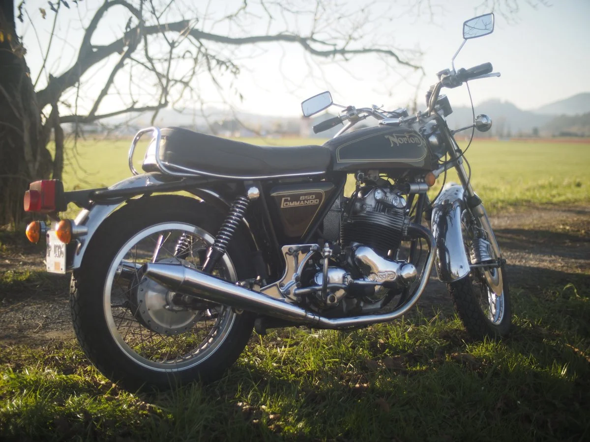 Pictures of your Norton Commandos