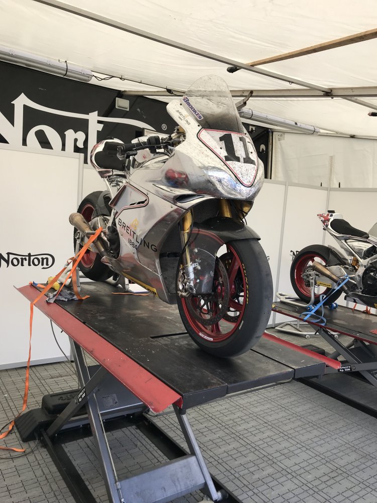 McGuinness To race for Norton at 2018 IOM TT