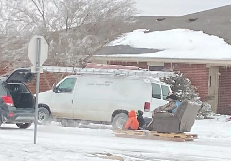 It's snowing in Texas