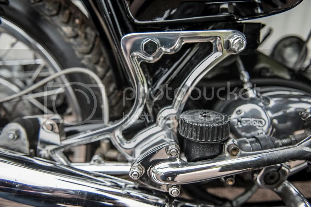 Pictures of your Norton Commandos