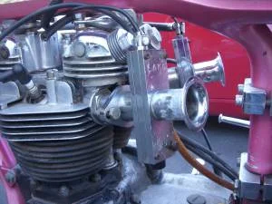 Twin Carbs versus Single Mikuni 36mm (2012)