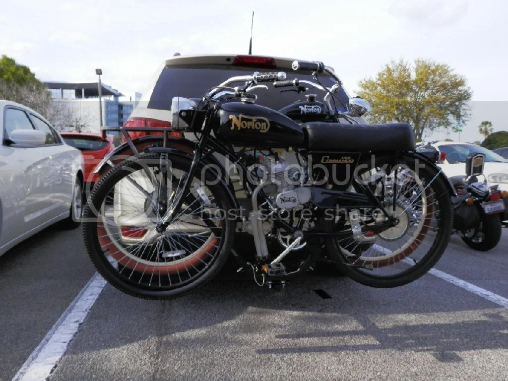 Pictures of your Norton Commandos