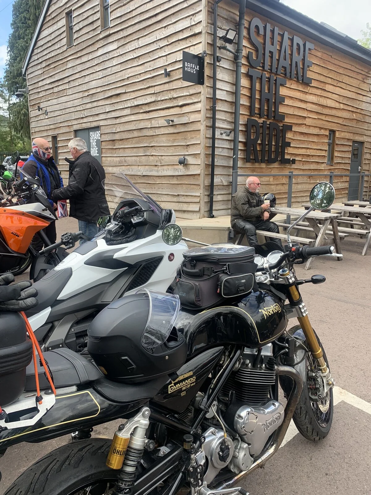 Pictures of your Norton 961