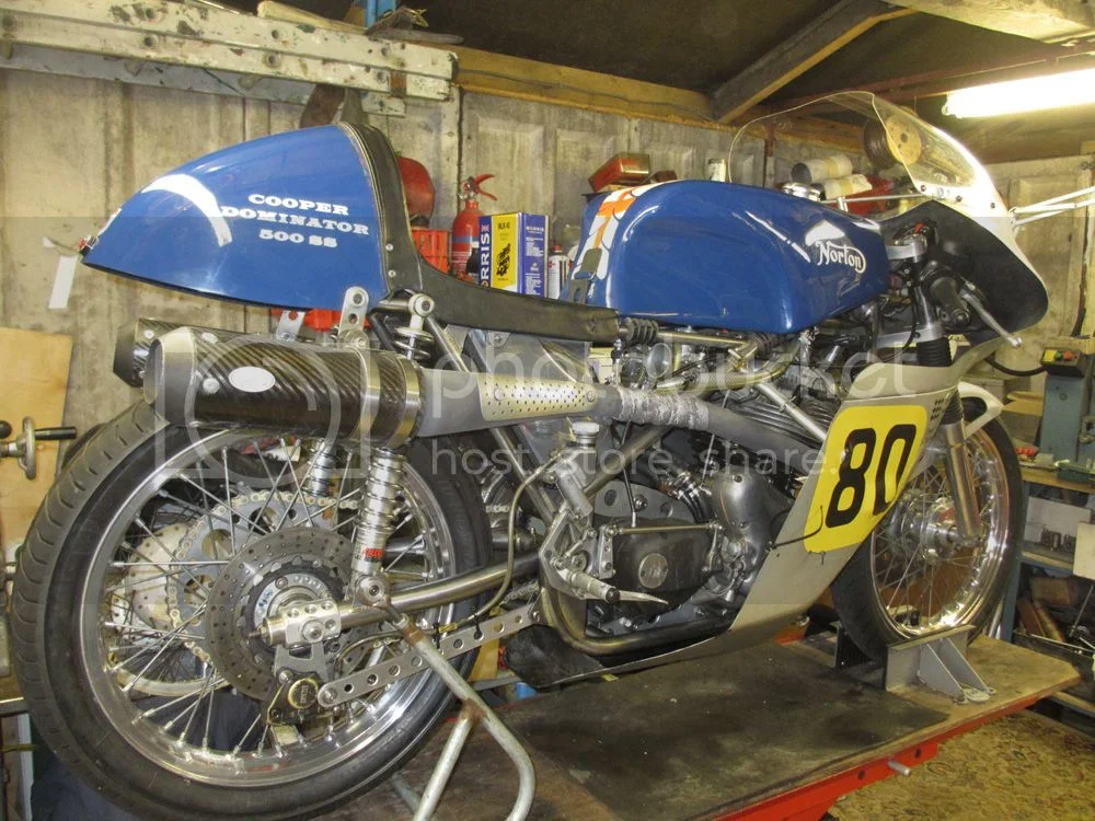 Fine looking 500 twin Domni roadracer