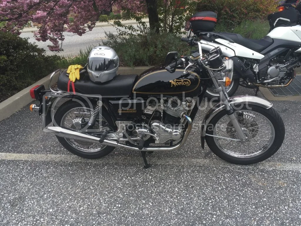 Pictures of your Norton Commandos