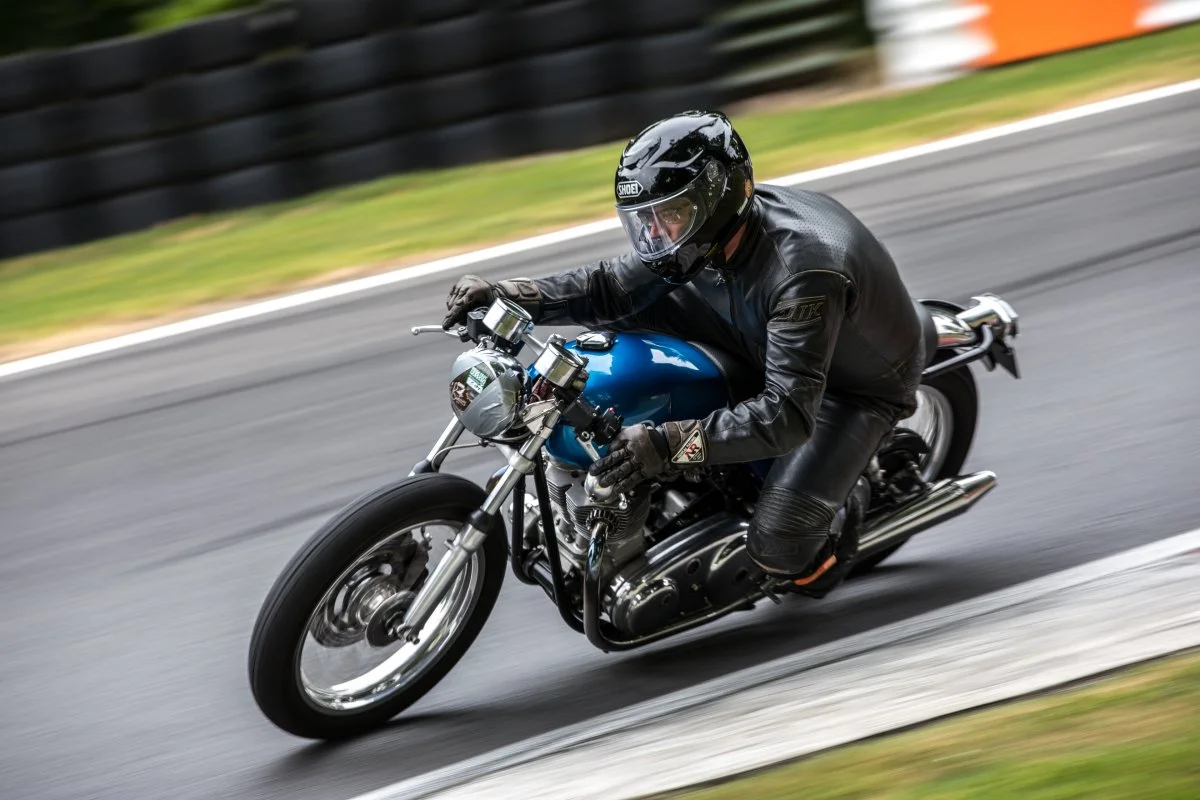 Pictures of your Norton Commandos