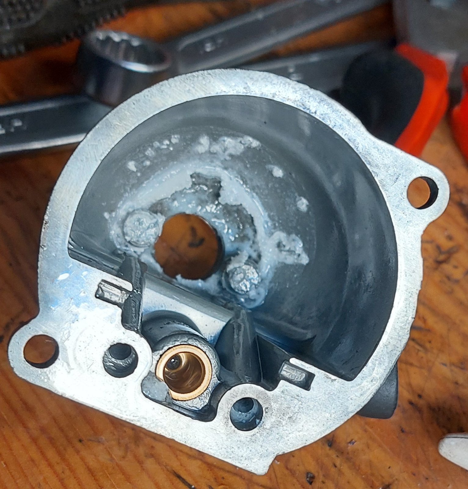 White gunge in float bowl