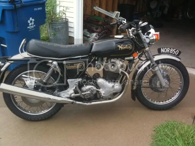 Pictures of your Norton Commandos