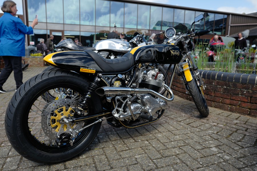 cNw #101 Norton Commando 850