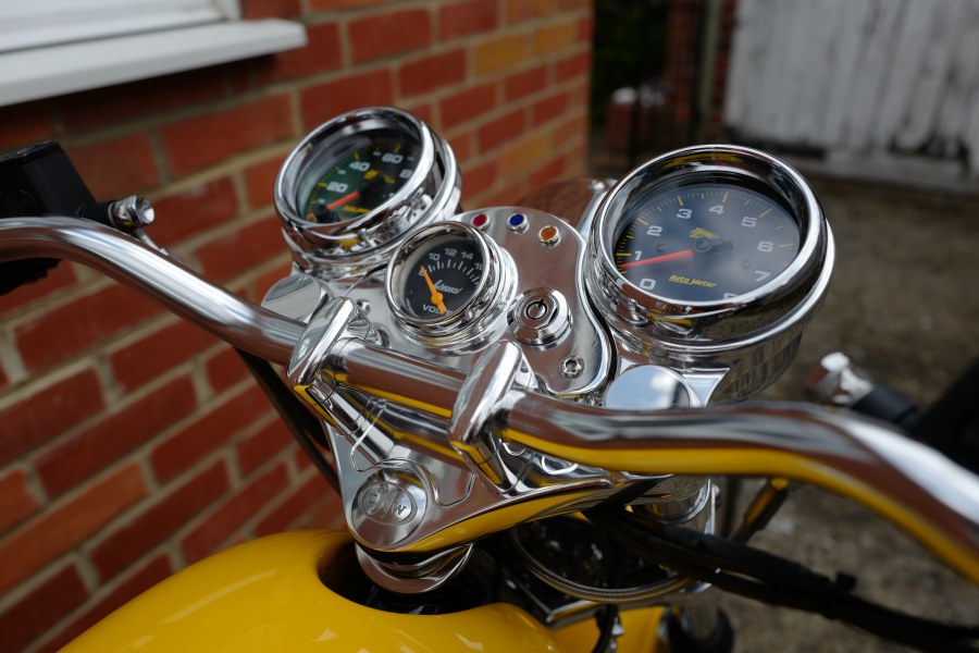 cNw #101 Norton Commando 850