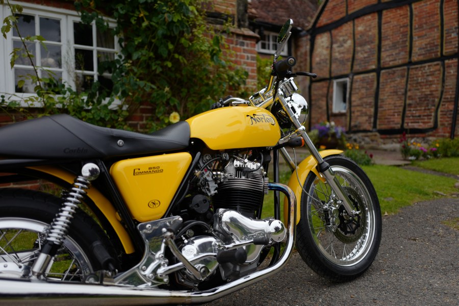 cNw #101 Norton Commando 850