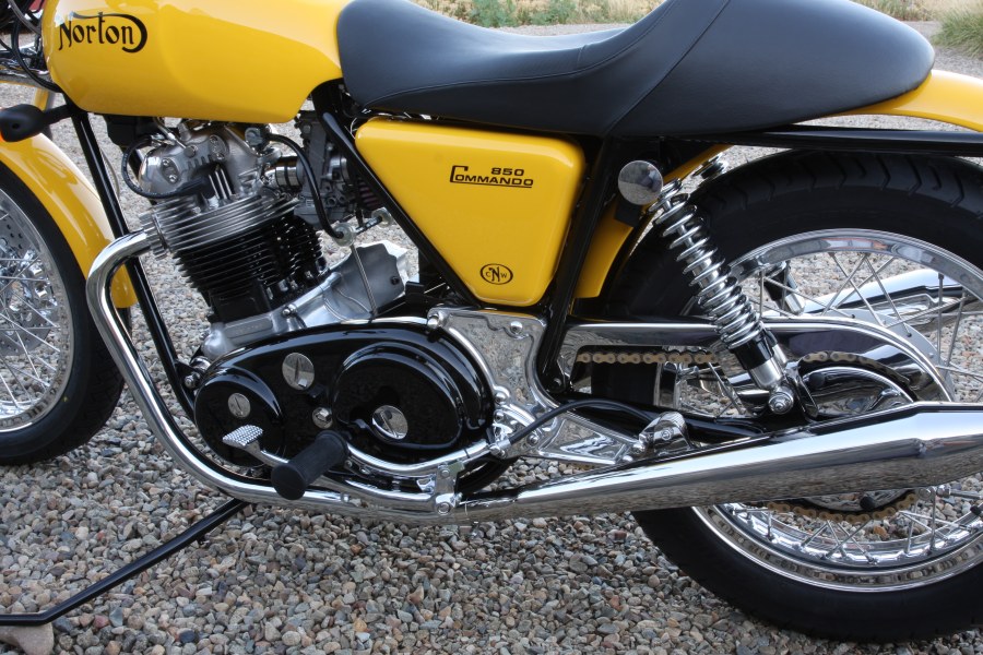 cNw #101 Norton Commando 850