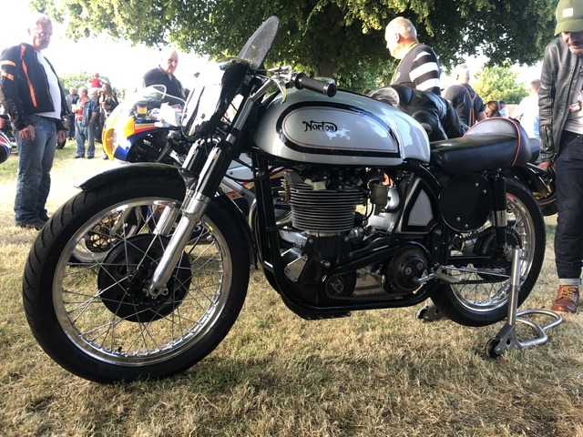 cNw #101 Norton Commando 850