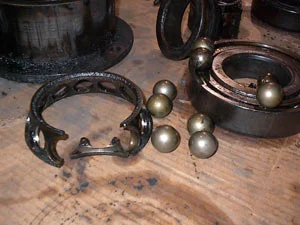 Layshaft:  Balls or rollers