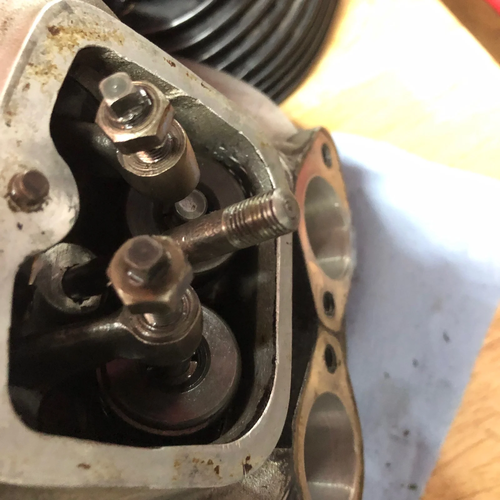 Inlet Rocker Stud Removal