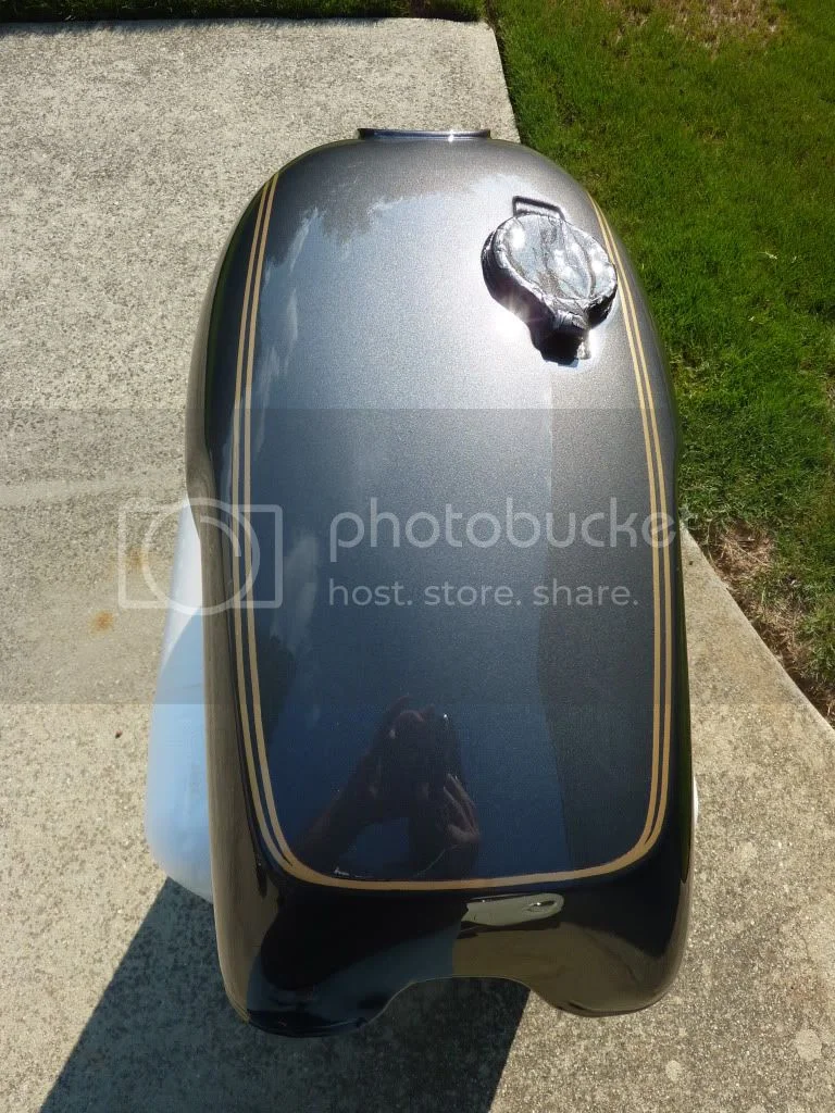 Reasonable '75 Commando paint jobs, New question