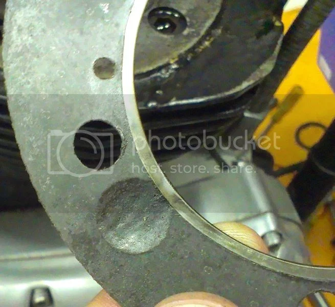 Cylinder Head Removal / Install Access Norton