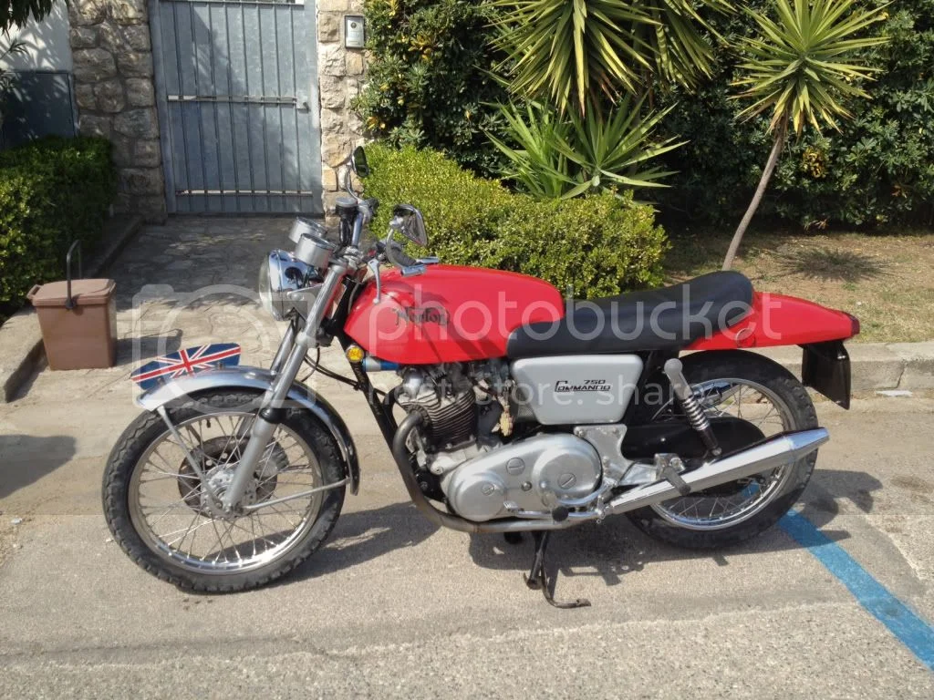 Pictures of your Norton Commandos