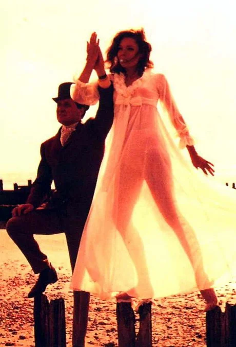 Commando Versus Modern