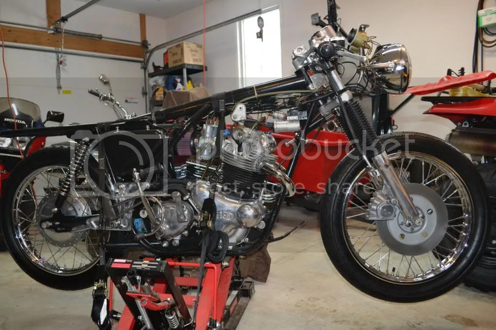 Pictures of your Norton Commandos