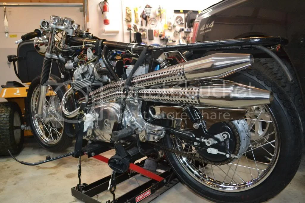 Pictures of your Norton Commandos