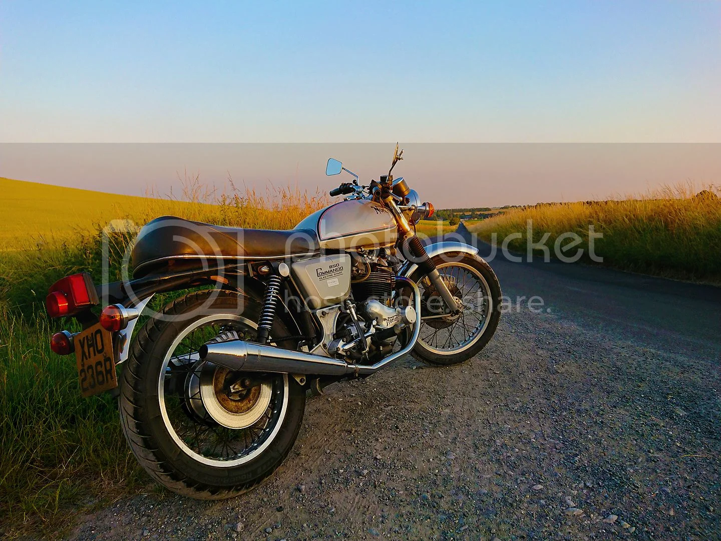 Pictures of your Norton Commandos