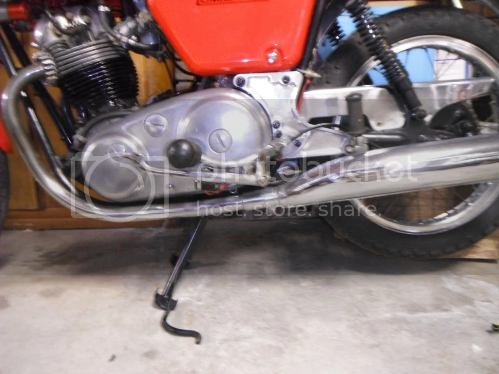 is this centre stand normal