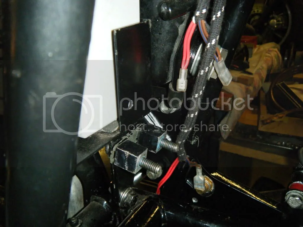 spacing between horn mount and fender.