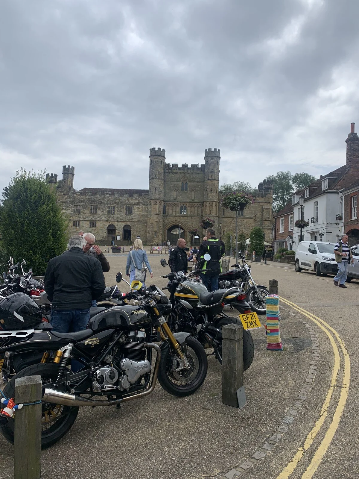 Pictures of your Norton 961